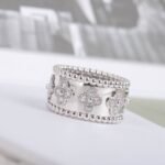 Van Cleef & Arpels Perlée clovers ring - Image 5