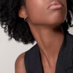Cartier Juste un Clou hoop earrings, Small model, Yellow gold - Image 2