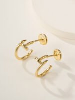 Cartier Juste un Clou hoop earrings, Small model, Yellow gold - Image 3
