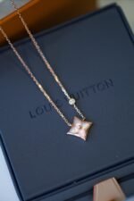 Louis Vuitton Color Blossom BB Star Pendant, Pink gold, Pink Mother-of-Pearl and diamond Necklace - Image 7