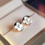 Louis Vuitton Color Blossom Sun Ear Stud, Pink Gold And White Mother-of-Pearl - Earrings - Image 6