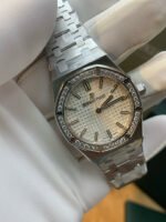 Audemars Piguet roayal-oak watch, white gold, Diamonds, 33mm - Image 4
