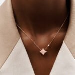Louis Vuitton Color Blossom BB Star Pendant, Pink gold, Pink Mother-of-Pearl and diamond Necklace - Image 3