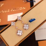 Louis Vuitton LV Color Blossom Long Earrings, Pink Gold, White Mother-Of-Pearl And Diamonds - Earrings - Image 3