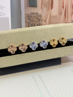 Van Cleef & Arpels Earrings - Image 9