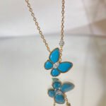 Van Cleef & Arpels Two Butterfly pendant, Yellow gold, diamonds, Small model - Necklace - Image 3