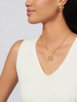 Van Cleef & Arpels Flowerlace pendant, Yellow gold, diamonds, Small model - Image 3
