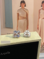 Van Cleef & Arpels Earrings - Image 5