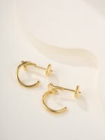 Cartier Juste un Clou hoop earrings, Small model, Yellow gold - Image 6